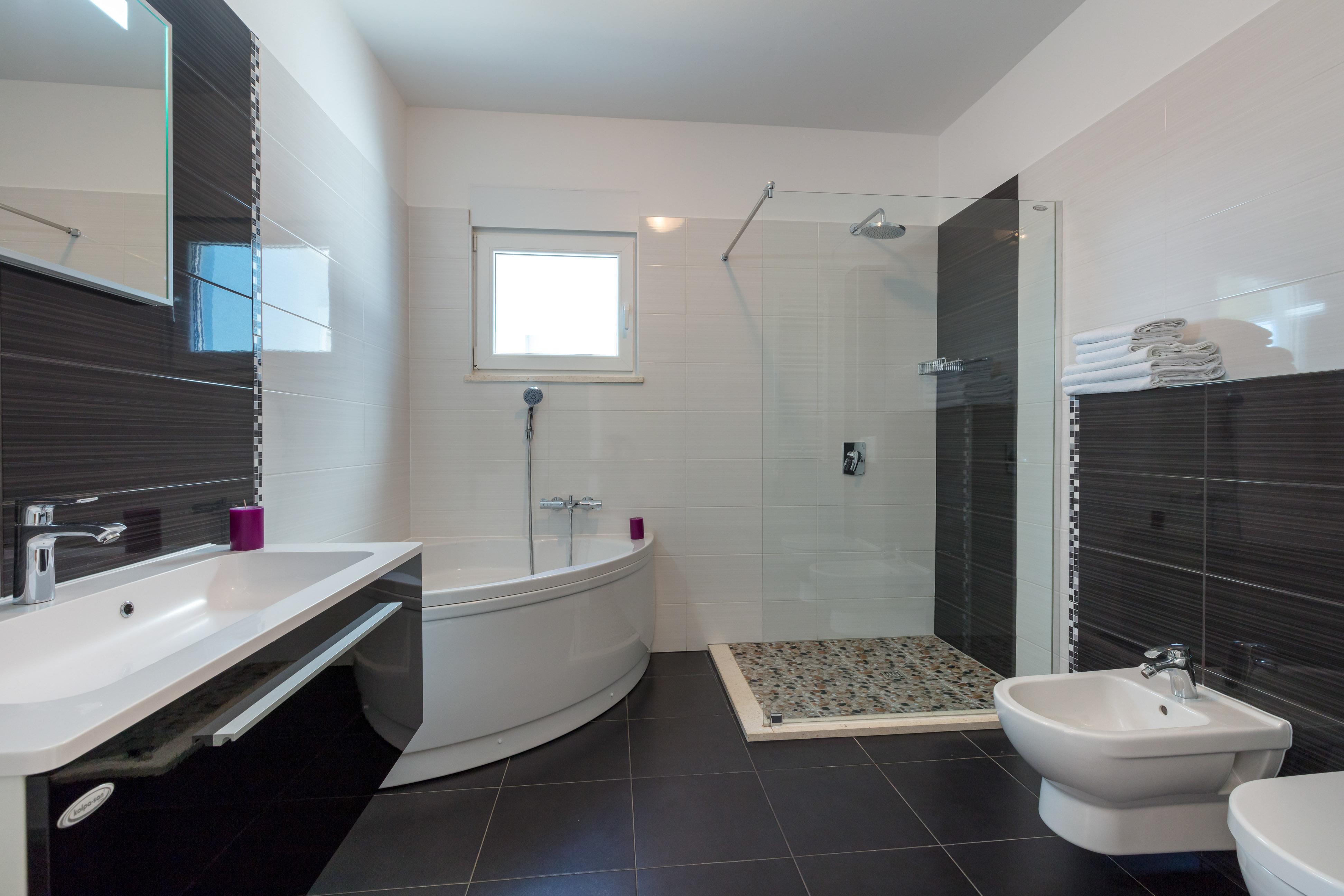 Villa Mermaid Your Croatian Haven With Luxury Pool And Scenic Views Podstrana Zewnętrze zdjęcie