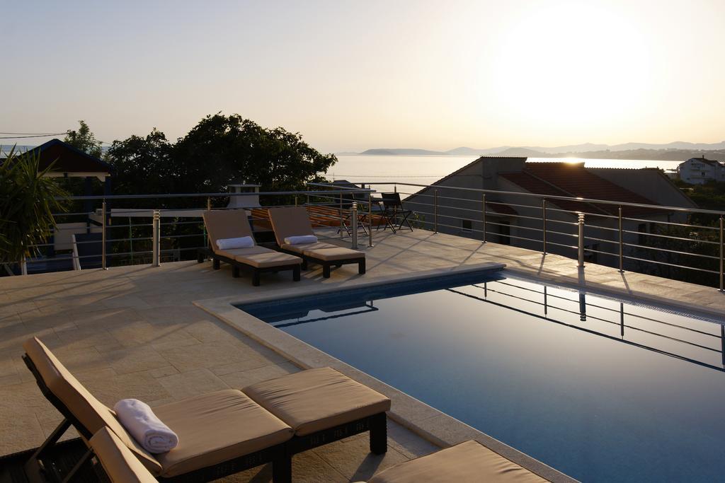 Villa Mermaid Your Croatian Haven With Luxury Pool And Scenic Views Podstrana Zewnętrze zdjęcie