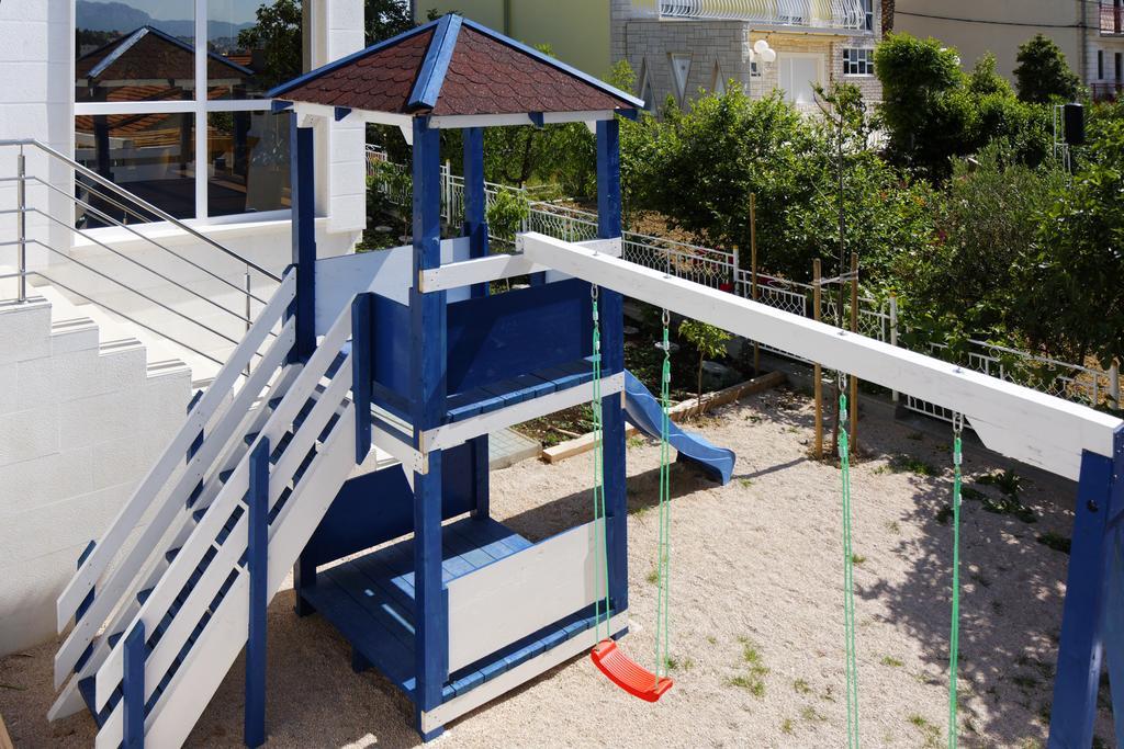 Villa Mermaid Your Croatian Haven With Luxury Pool And Scenic Views Podstrana Zewnętrze zdjęcie