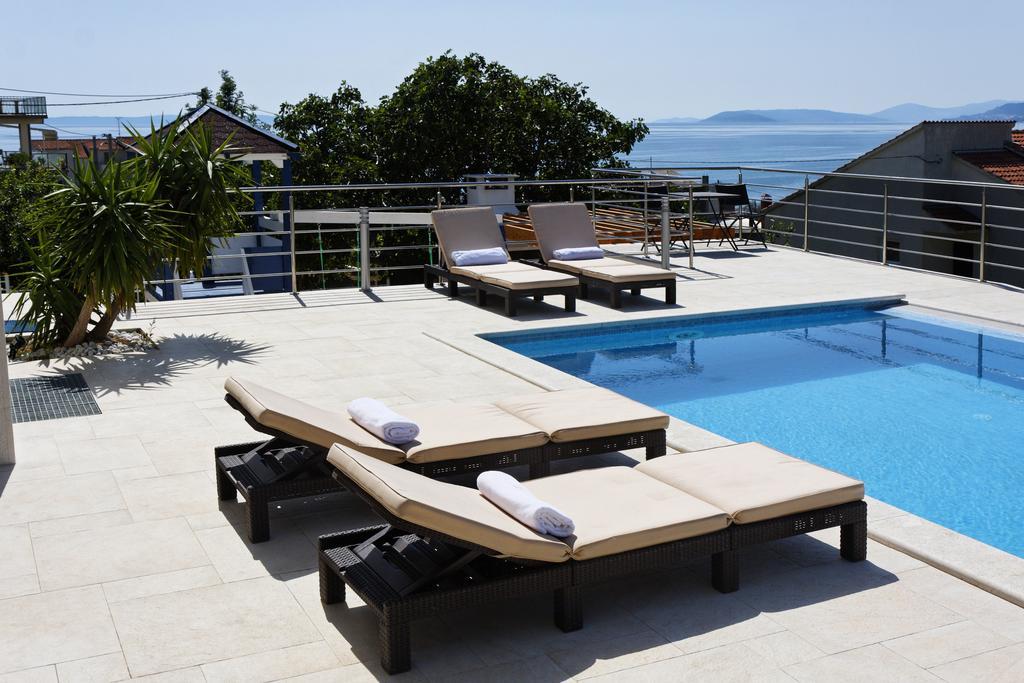 Villa Mermaid Your Croatian Haven With Luxury Pool And Scenic Views Podstrana Pokój zdjęcie