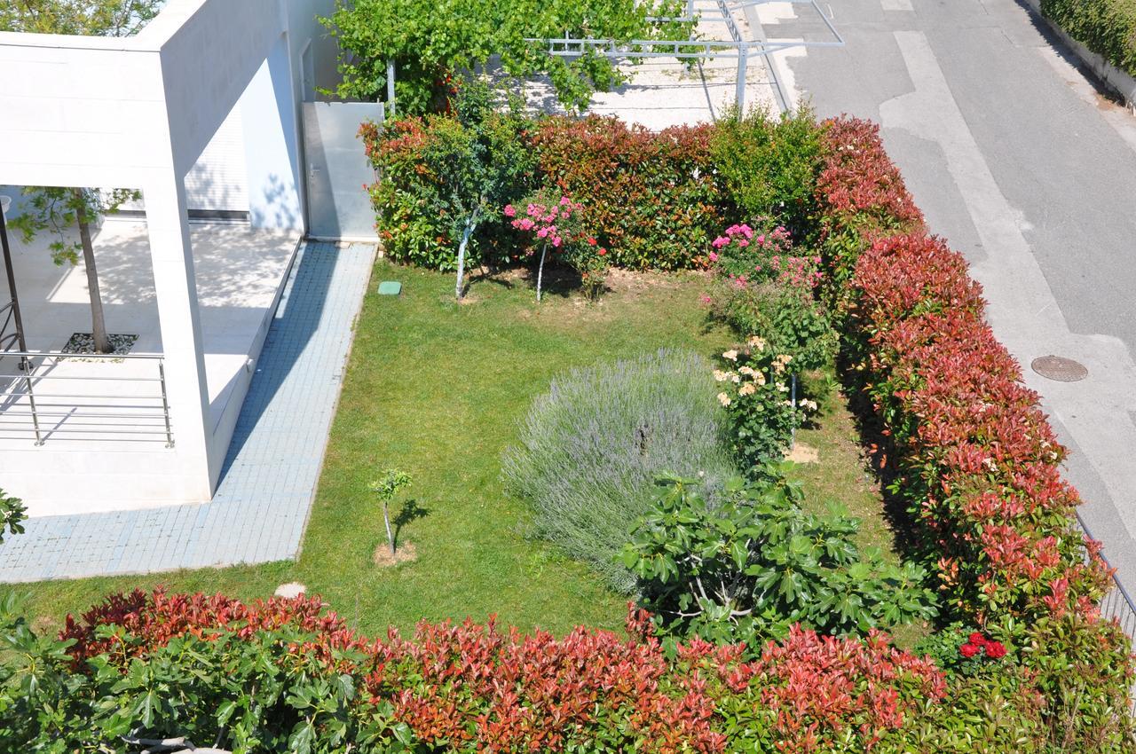 Villa Mermaid Your Croatian Haven With Luxury Pool And Scenic Views Podstrana Zewnętrze zdjęcie